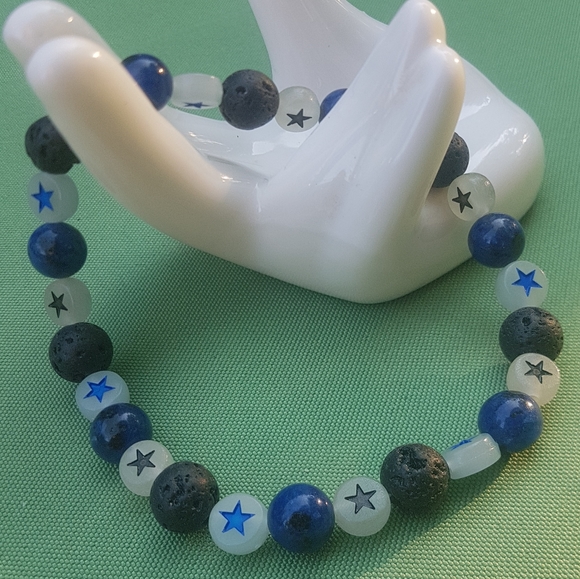 ⭐ Starry Night Glow In The Dark Bracelet - Picture 4 of 5